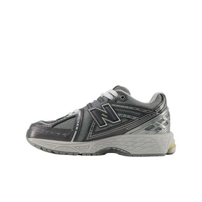 NEW BALANCE Sneakers P190622M