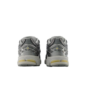 NEW BALANCE Sneakers P190622M