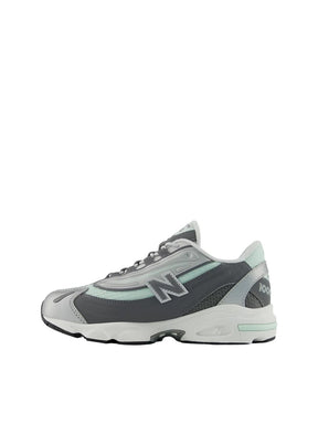NEW BALANCE Sneakers P100094W